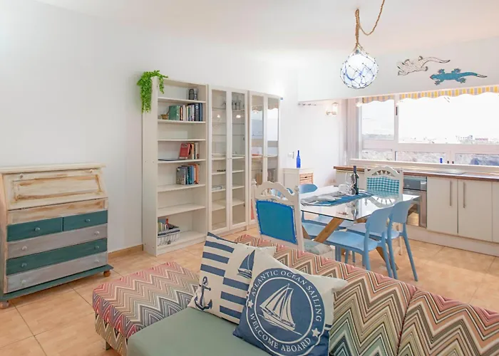 Sailor's Nest Callao Salvaje